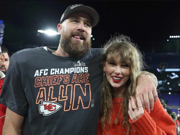 An image of Tight End Travis Kelce and his girlfriend Taylor Swift
